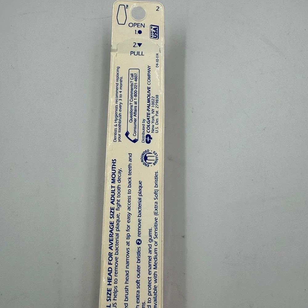 Colgate Plus Toothbrush Adult 2 Red Vintage 90s‎ Full Head Soft NEW